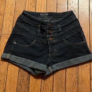 Mid Rise Jean Short